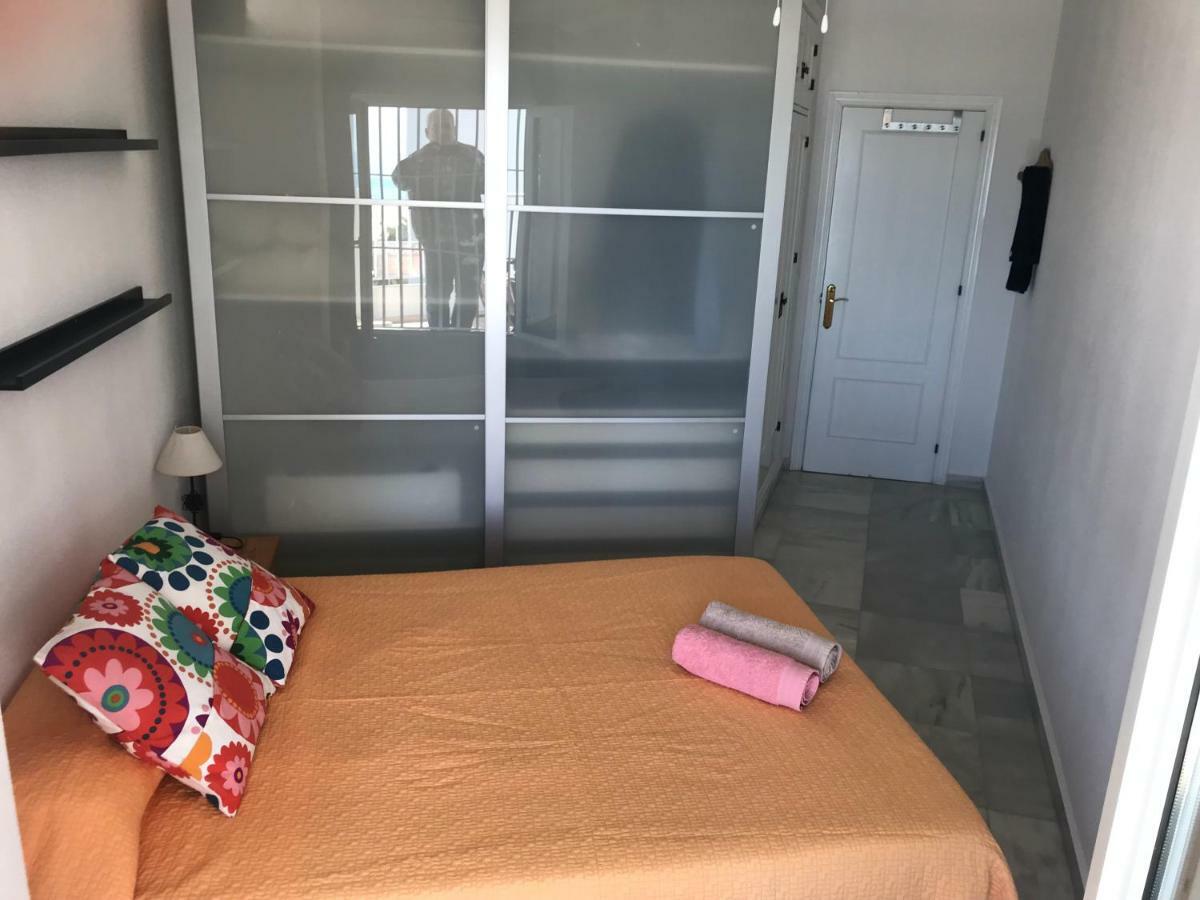 Apartamento El Chorrillo コニル・デ・ラ・フロンテラ エクステリア 写真